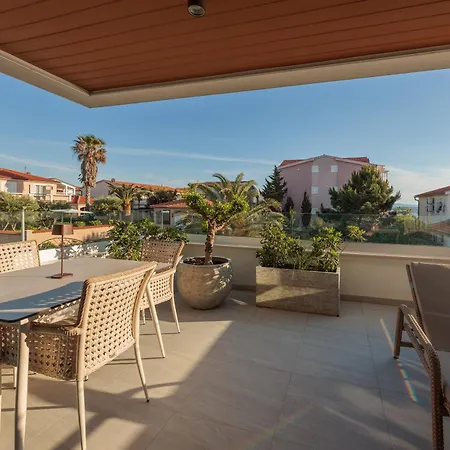 Apartments Dernaj Vir Exterior photo